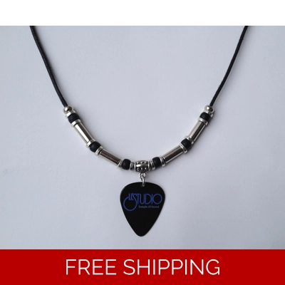 Le Studio Deluxe Necklace Black Pick W&B Logo NC